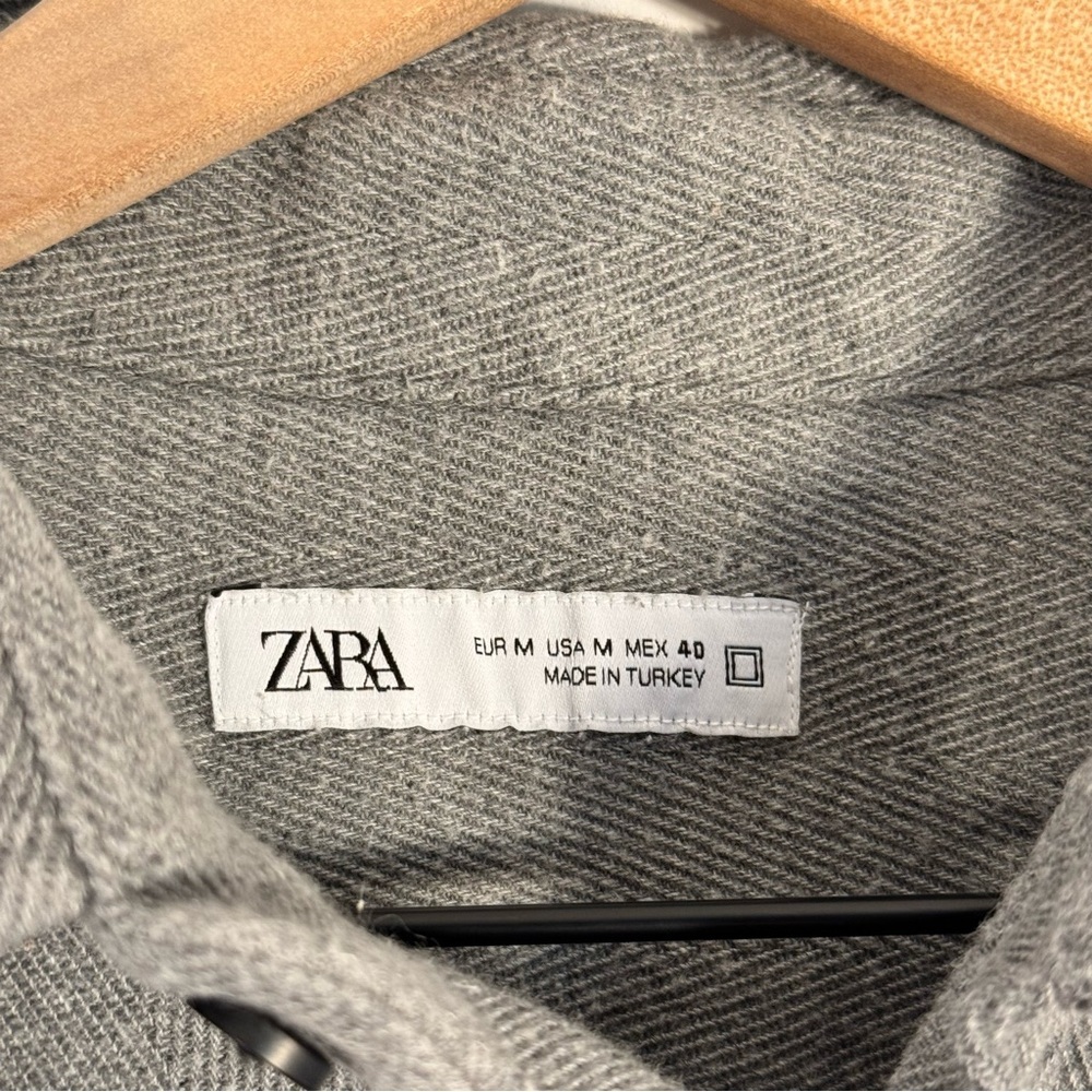 Zara Men’s Gray 100% Cotton Herringbone Shacket Sweater Button Down Size Medium - Picture 4 of 14